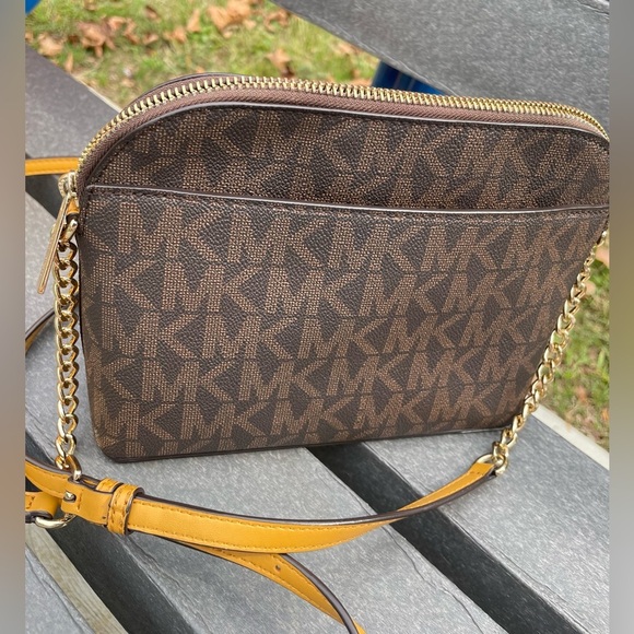 Michael Kors Bag,Michael Kors Brown and Yellow Crossbody Bag. - Picture 3 of 8